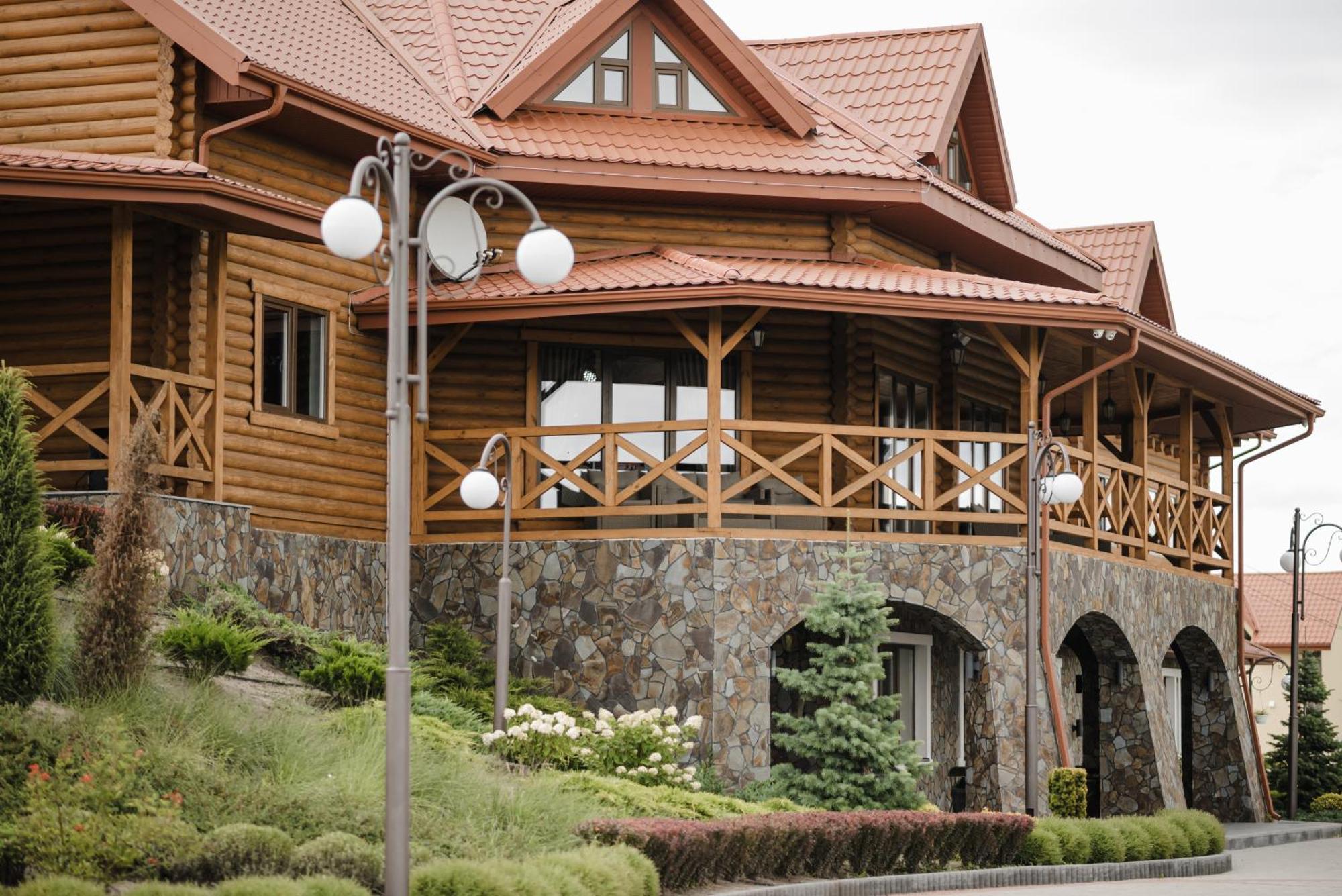Na Pagorbi Lutsk Hotel Exterior photo